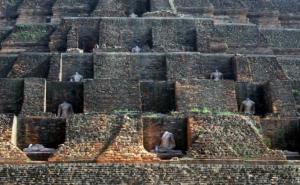 Mutiliated%20Sculptures%20at%20Kesaria